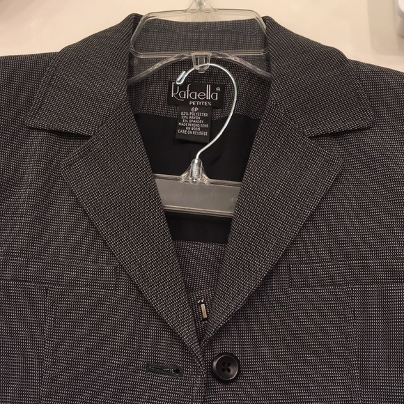 women’s suit - Picture 4 of 7